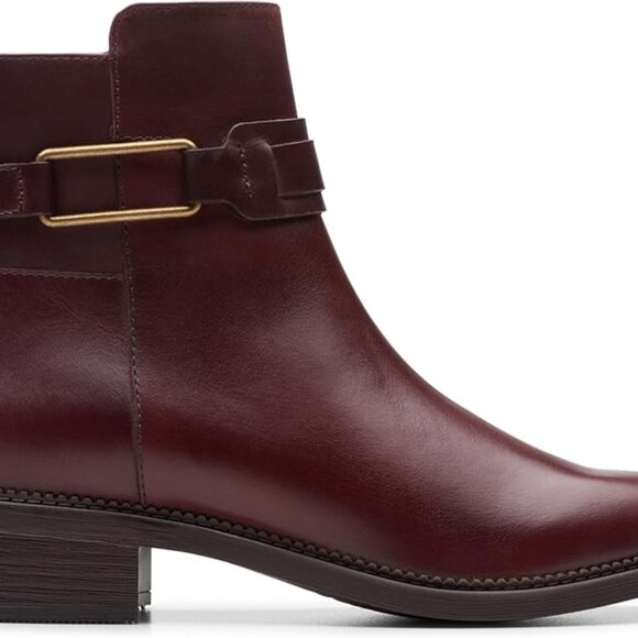 Clarks Burgundy Leather Ankle Boot Size 9.5 Wide - Picture 2 of 3